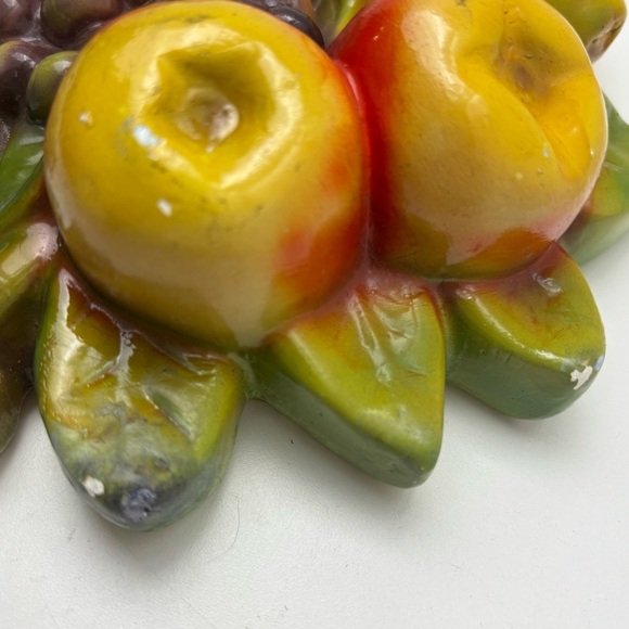 Beautiful 1950s chalkware assorted fruits wall hanging from Devon Ware - Picture 4 of 9